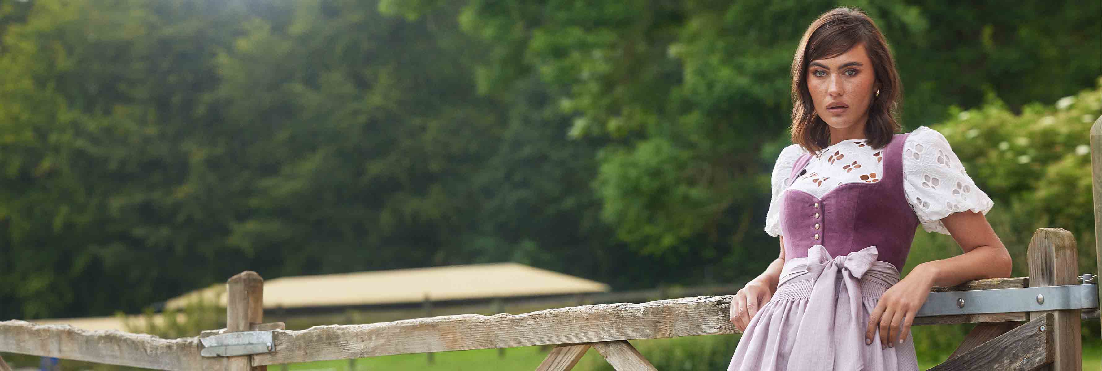 Hochgeschlossene Dirndlblusen Hochgeschlossene Dirndlblusen