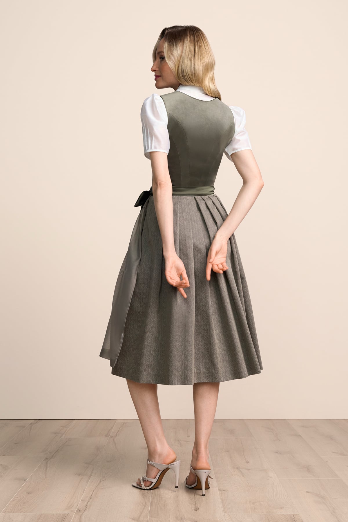 Dirndl Avara (70cm)