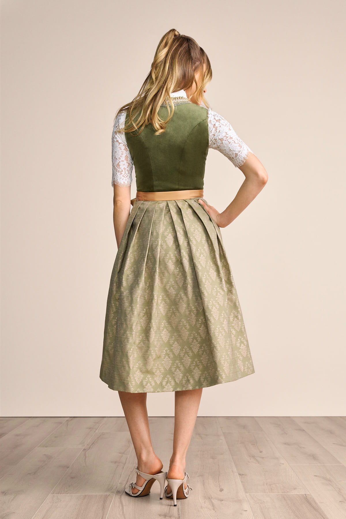 Dirndl Vesa (70cm)