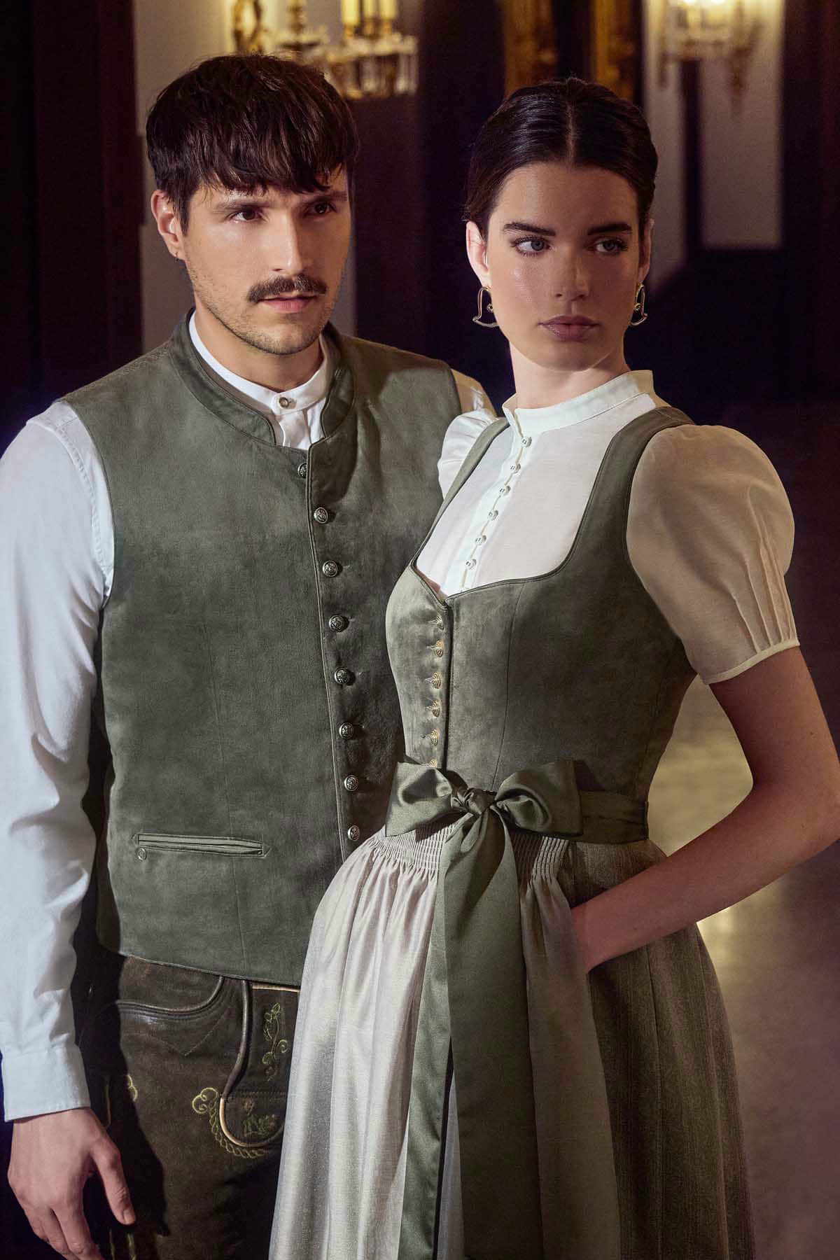 Dirndl Avara (60cm)